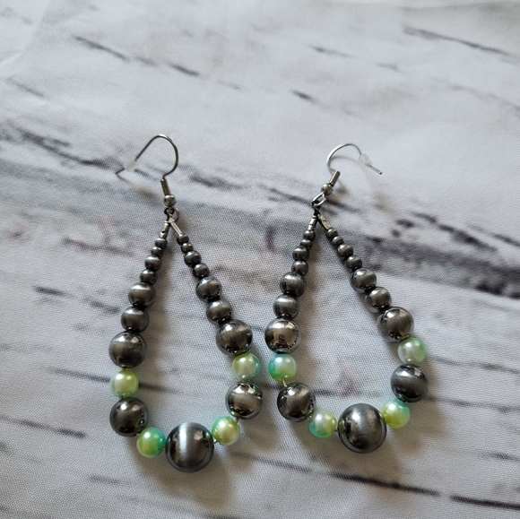 NEW GREEN TEARDROP EARRINGS - Picture 4 of 5